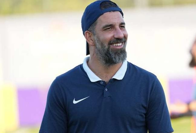Arda Rusiya klubuna keçidi gözlənilən futbolçunu təriflədi