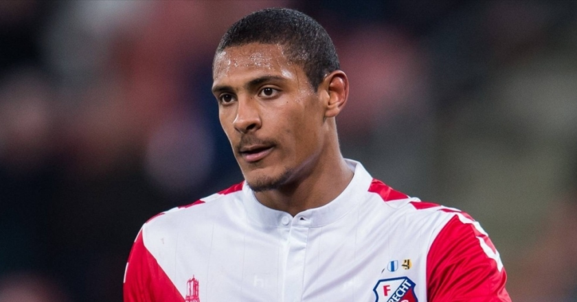 “Borussiya”dan ayrılan hücumçu Niderland klubunda – Rəsmi