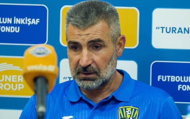 “Oyunçularda özünəinam itib”