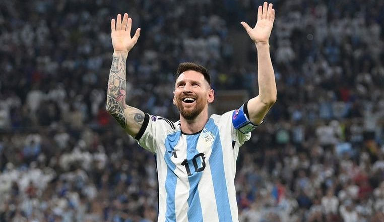 Messi Argentina millisini təbrik etdi