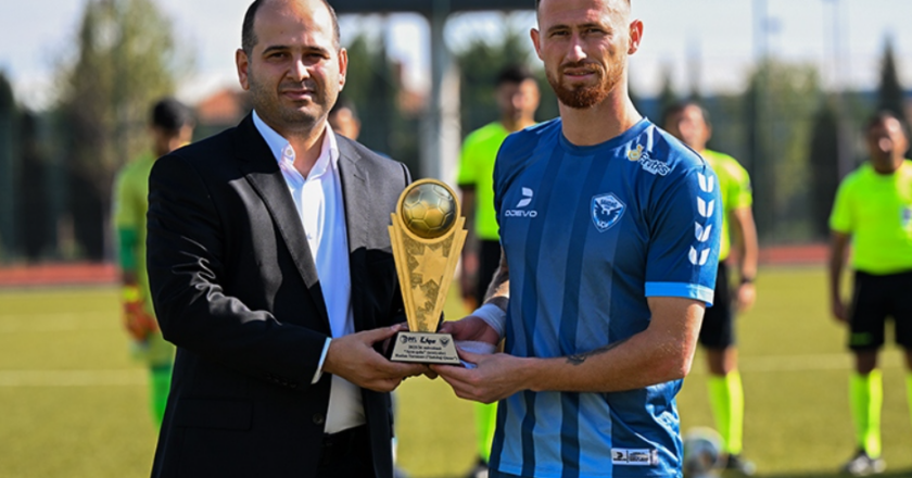 I Liqa klubunun futbolçusu mükafatına qovuşdu