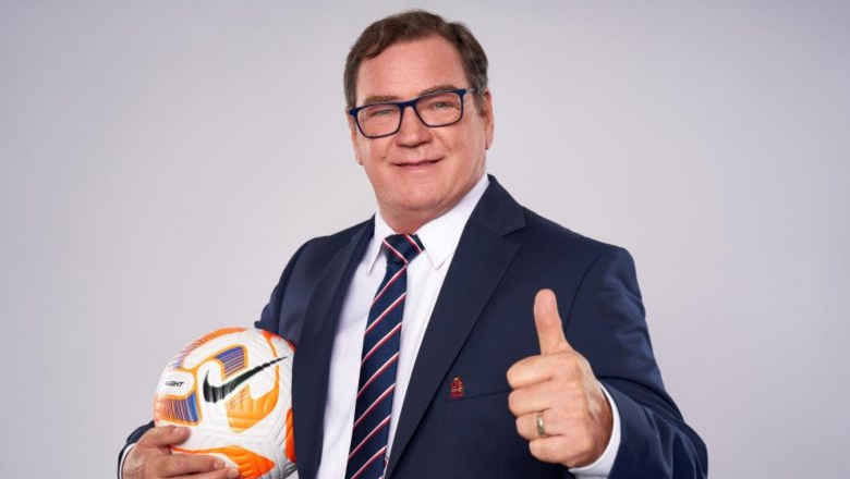 Millinin baş məşqçisi azarkeşlərin davranışından narazılıq etdi