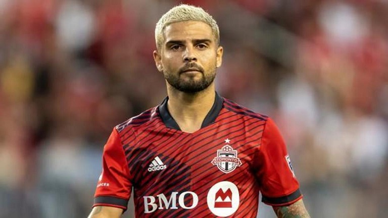 Tanınmış futbolçu özünə klub axtarır