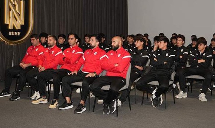 “Neftçi”nin komandalarına seminar keçirildi