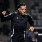 Dəqiq oğlan – Mmae