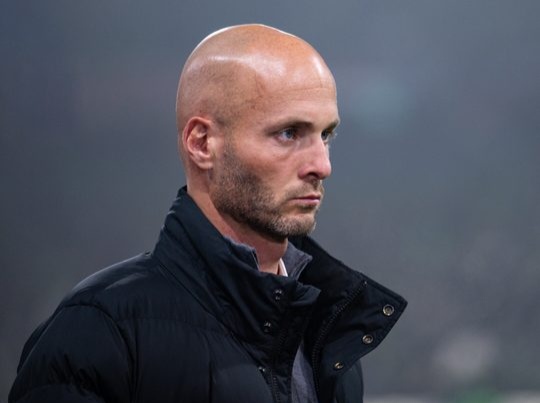 “Ayaks”ı “Qarabağ”la oyuna 40 yaşlı baş məşqçi çıxara bilər