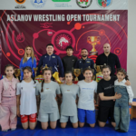 Tanınmış güləşçilər Xırdalanda məktəblilərlə görüşdü